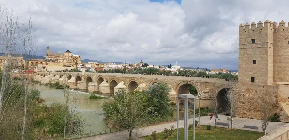Roman Bridge, Calahorra Tower and Guadalquivir River in Córdoba Roman Bridge, Calahorra Tower, and the Guadalquivir River in Córdoba, Spain